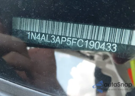 2015 Nissan Altima 2.5 S z USA, uszkodzony, nr VIN 1N4AL3AP5FC190433